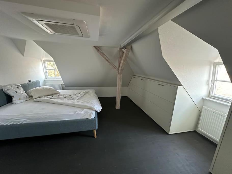 Panorama Penthouse In Wunderschoener Villa Касел Екстериор снимка