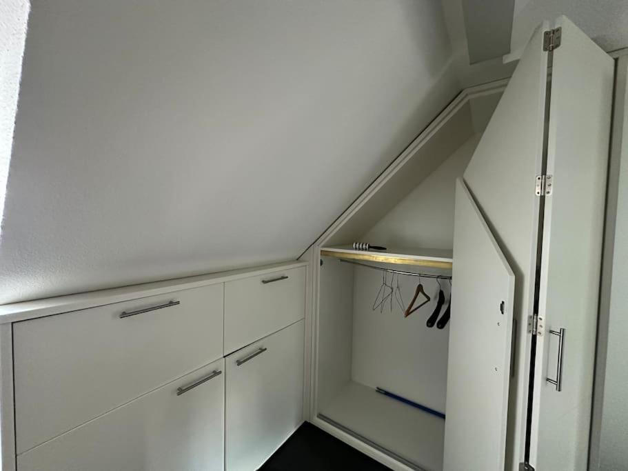 Panorama Penthouse In Wunderschoener Villa Касел Екстериор снимка