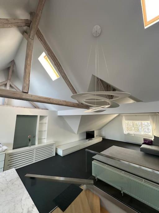 Panorama Penthouse In Wunderschoener Villa Касел Екстериор снимка